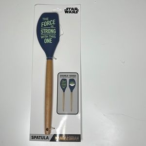 Star Wars Mandalorian the Force is Strong With This One Rubber Scraper/Spatula